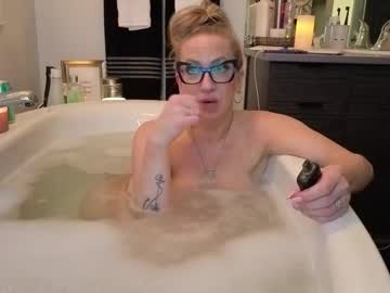 mya_milfshake's chat room