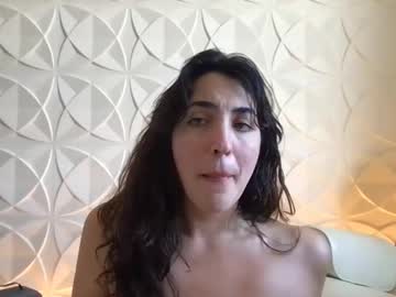 strawberripulp's chat room