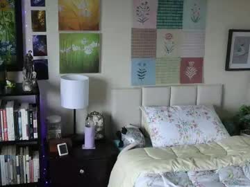 ellynaomi's chat room