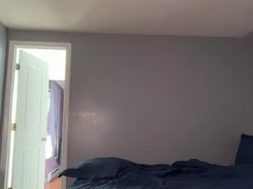 ellalowe's chat room