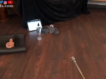 serareads's chat room