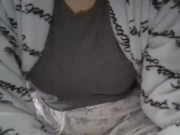 kissandtell1357's chat room