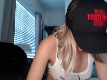 itsmealexisrae's chat room