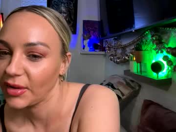 cumguzzlingskank's chat room