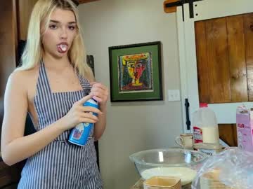 ellalowe's chat room