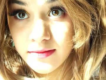 sunluscious's chat room