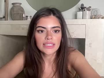 poutyselena's chat room