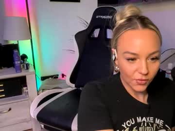 cumguzzlingskank's chat room