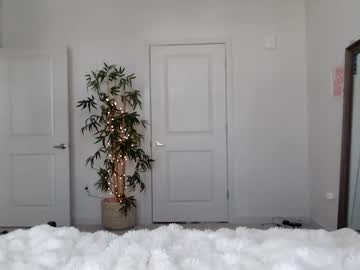 lilyyymonroee's chat room