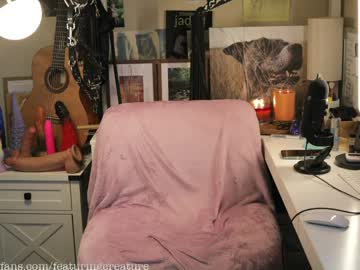 creature_marie's chat room