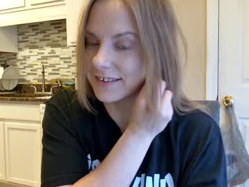 tinywithtiddies's chat room