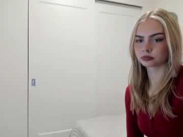 ariah_is_blonde's chat room