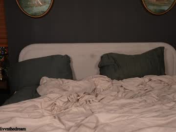 livanddrew's chat room