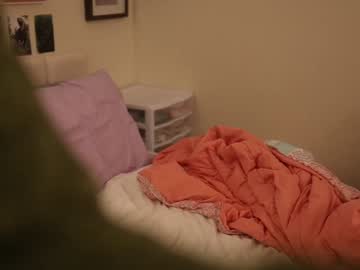 ellynaomi's chat room