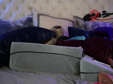 avalonnfoxx's chat room