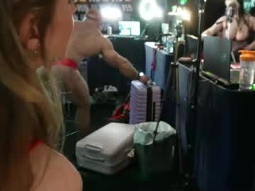 peacheekitty's chat room