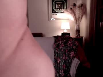 raven_feathers's chat room