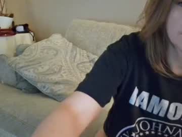 tinywithtiddies's chat room