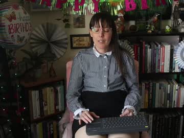 ellynaomi's chat room