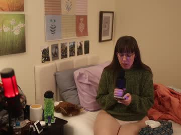 ellynaomi's chat room