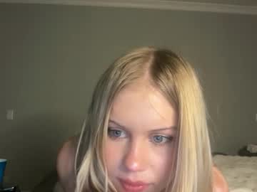 lunarose17's chat room