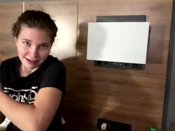 deepthroatqueen33's chat room