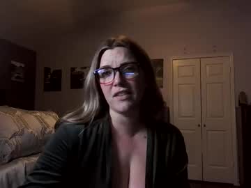 tattedlasirena's chat room