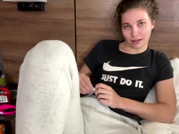 deepthroatqueen33's chat room