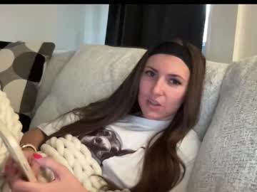 laylahlaylah1's chat room