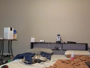 crownandkat's chat room