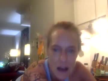 love_blooms's chat room