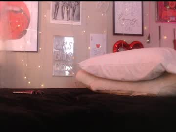 milf_lacey's chat room