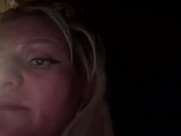 honeybuhnny's chat room