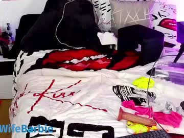 wildwifebarbie's chat room