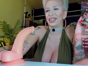 sofiequeen_'s chat room