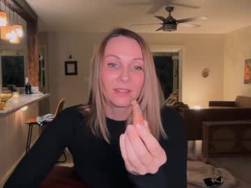 kaileeshy's chat room