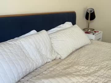 officiallyonlytams's chat room