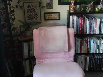 ellynaomi's chat room