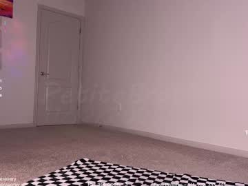 petitebrat's chat room