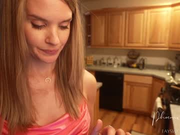 phoenix_taylor's chat room