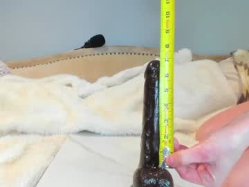 eatmygingersnapps's chat room