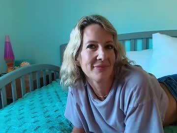 sunniemilf's chat room