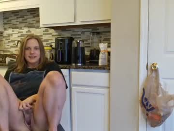 tinywithtiddies's chat room