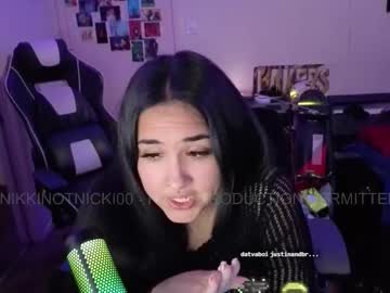 nikkinotnicki00's chat room