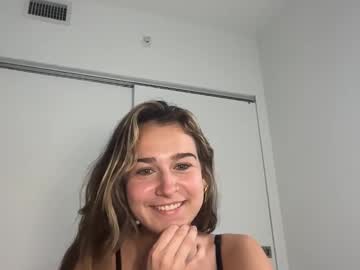 elenahere4u's chat room