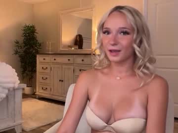 roxyrain2736's chat room