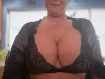 tastycupcake69's chat room