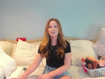 eatmygingersnapps's chat room