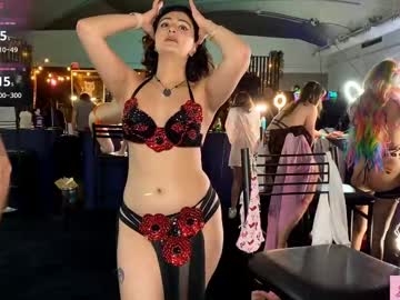 maevemads's chat room