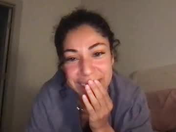 latinagirlyxx's chat room